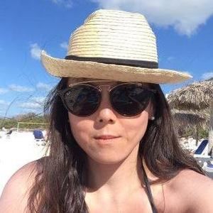 Meet your Posher, Holly